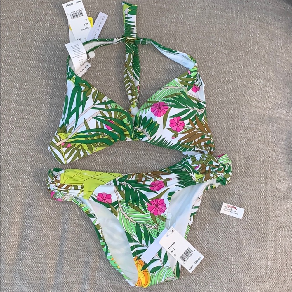 NWT Trina Turk It's Bananas Twist Front Bikini Top - Picture 4 of 12